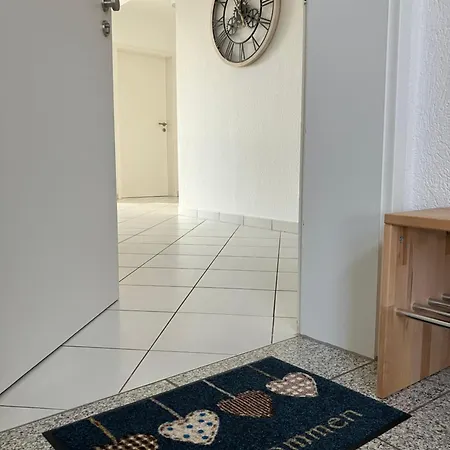 Ferienwohnung Frickenhausen Am Main شقة *